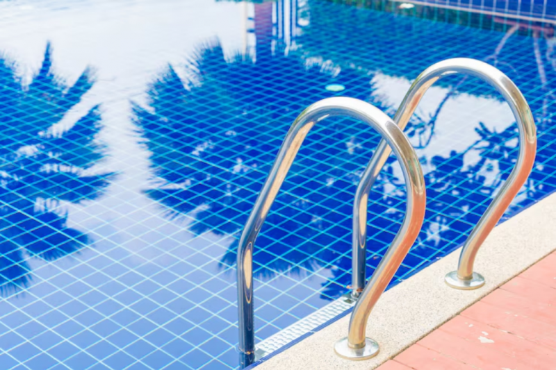 Tampa para motor de piscina em alumínio: como escolher a ideal para proteção e durabilidade